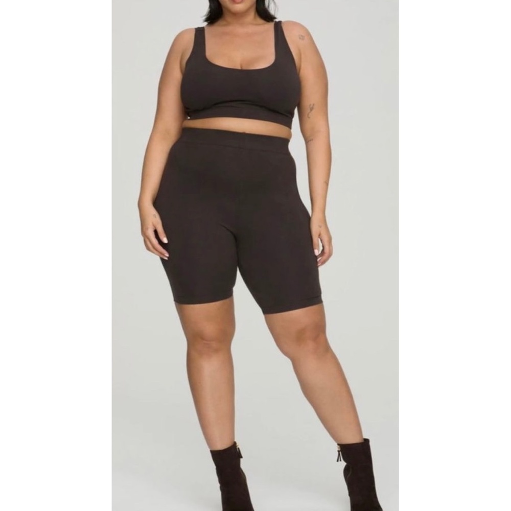 Good American | Plus Size High Rise Elastic Waist Mid Thigh Bike Shorts